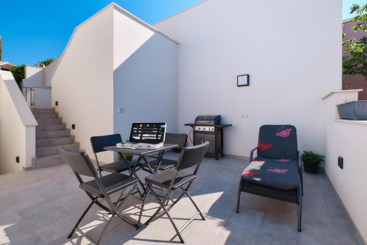 דירות מאלי לוסיניי House Torre מראה חיצוני תמונה
