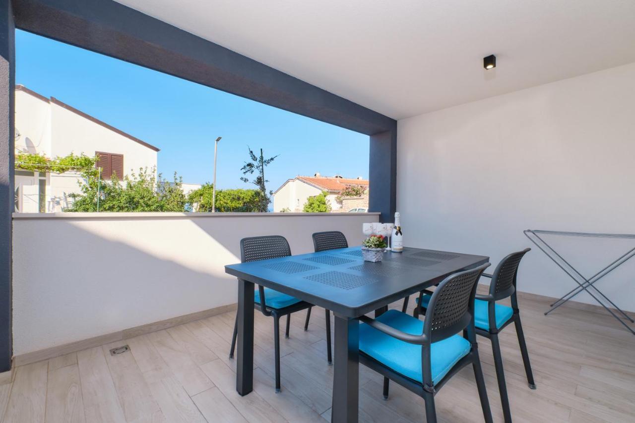 דירות מאלי לוסיניי House Torre מראה חיצוני תמונה