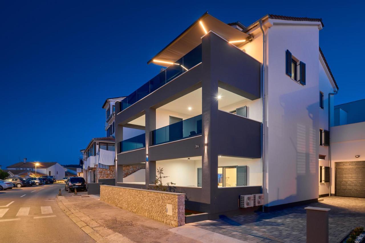 דירות מאלי לוסיניי House Torre מראה חיצוני תמונה