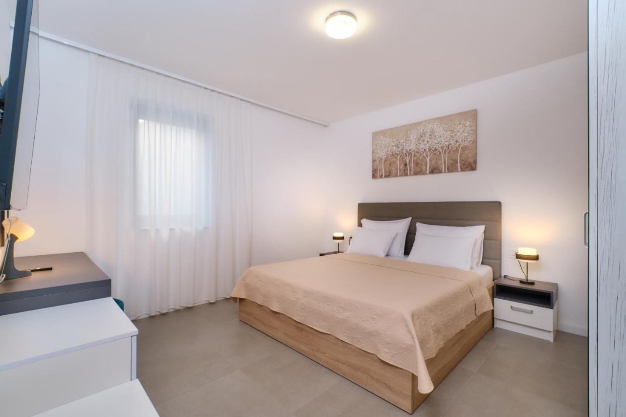 דירות מאלי לוסיניי House Torre מראה חיצוני תמונה
