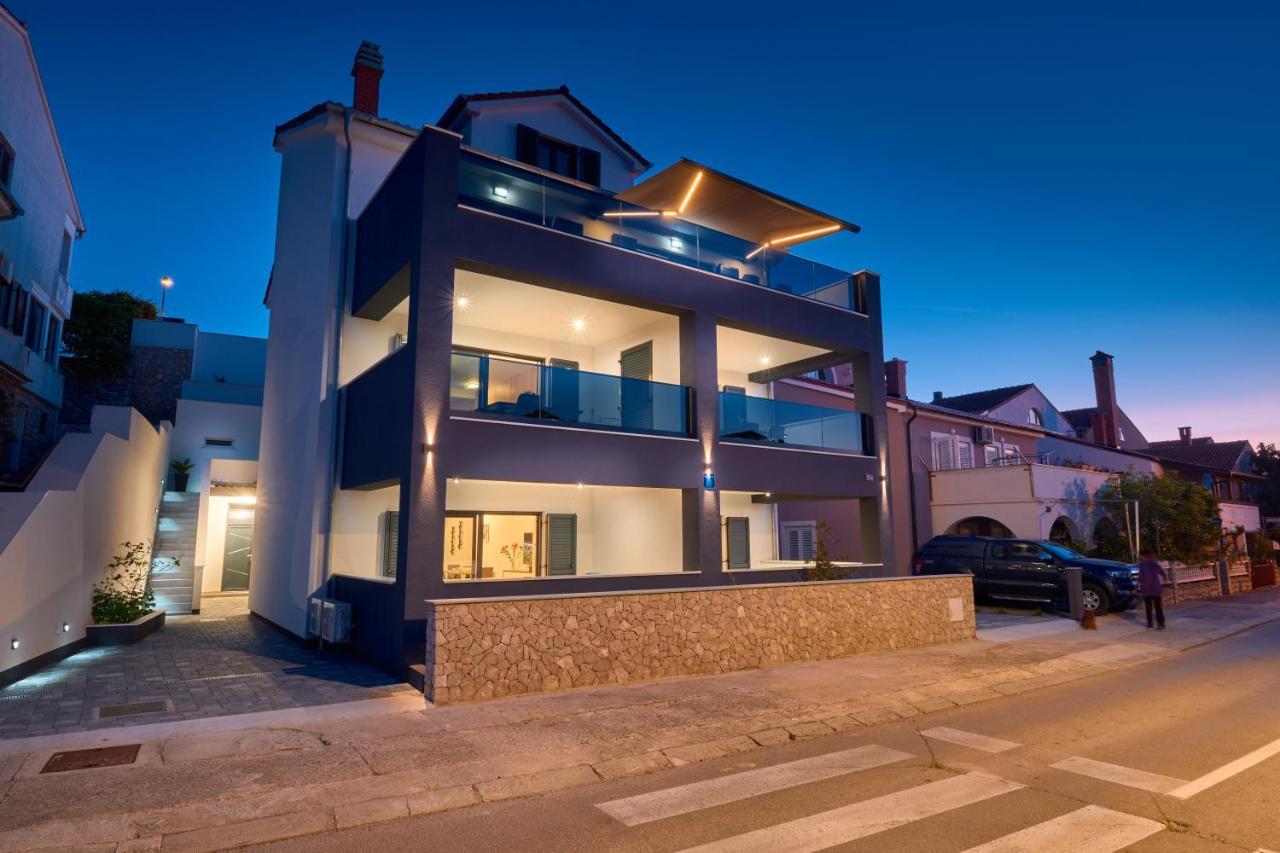 דירות מאלי לוסיניי House Torre מראה חיצוני תמונה