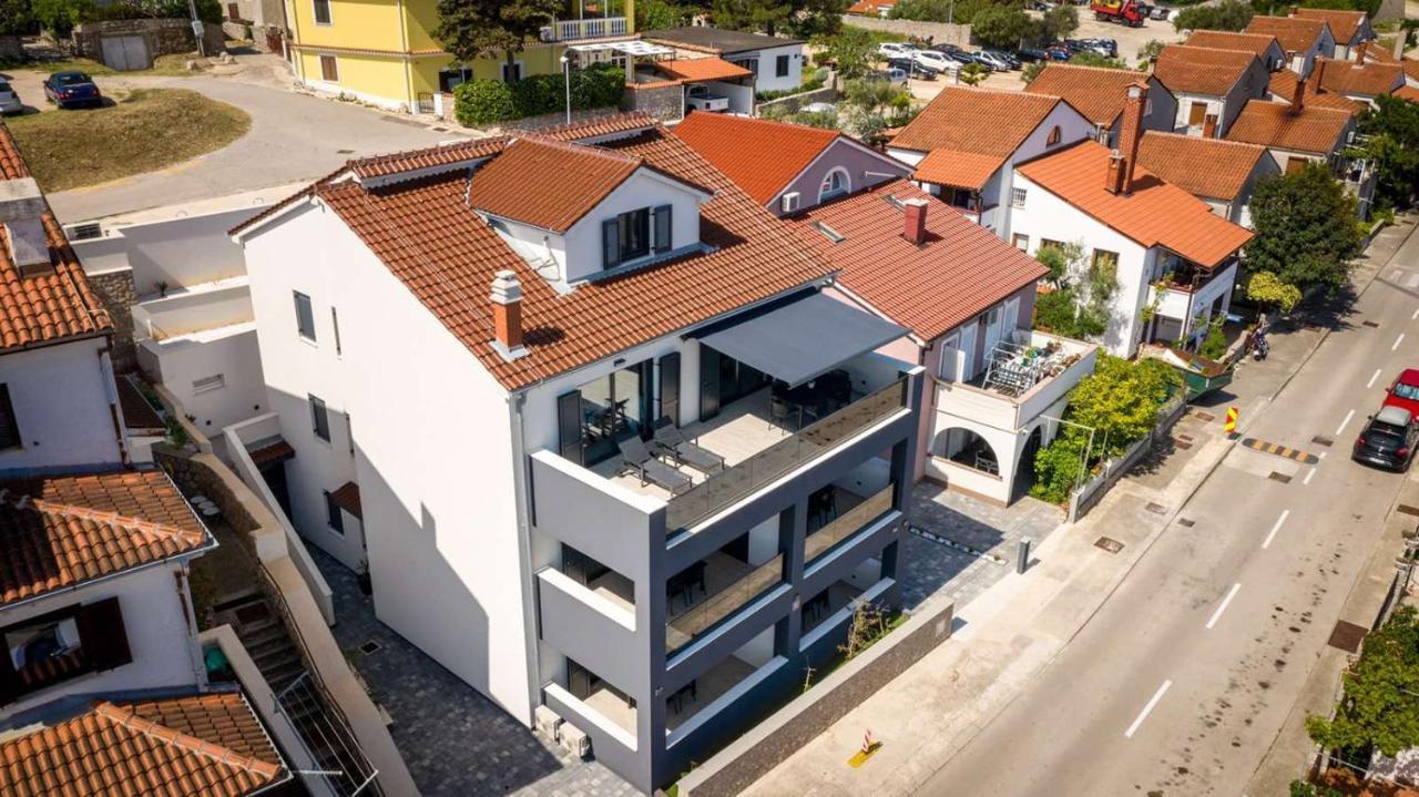 דירות מאלי לוסיניי House Torre מראה חיצוני תמונה